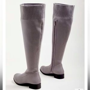 Brand new gray knit boots